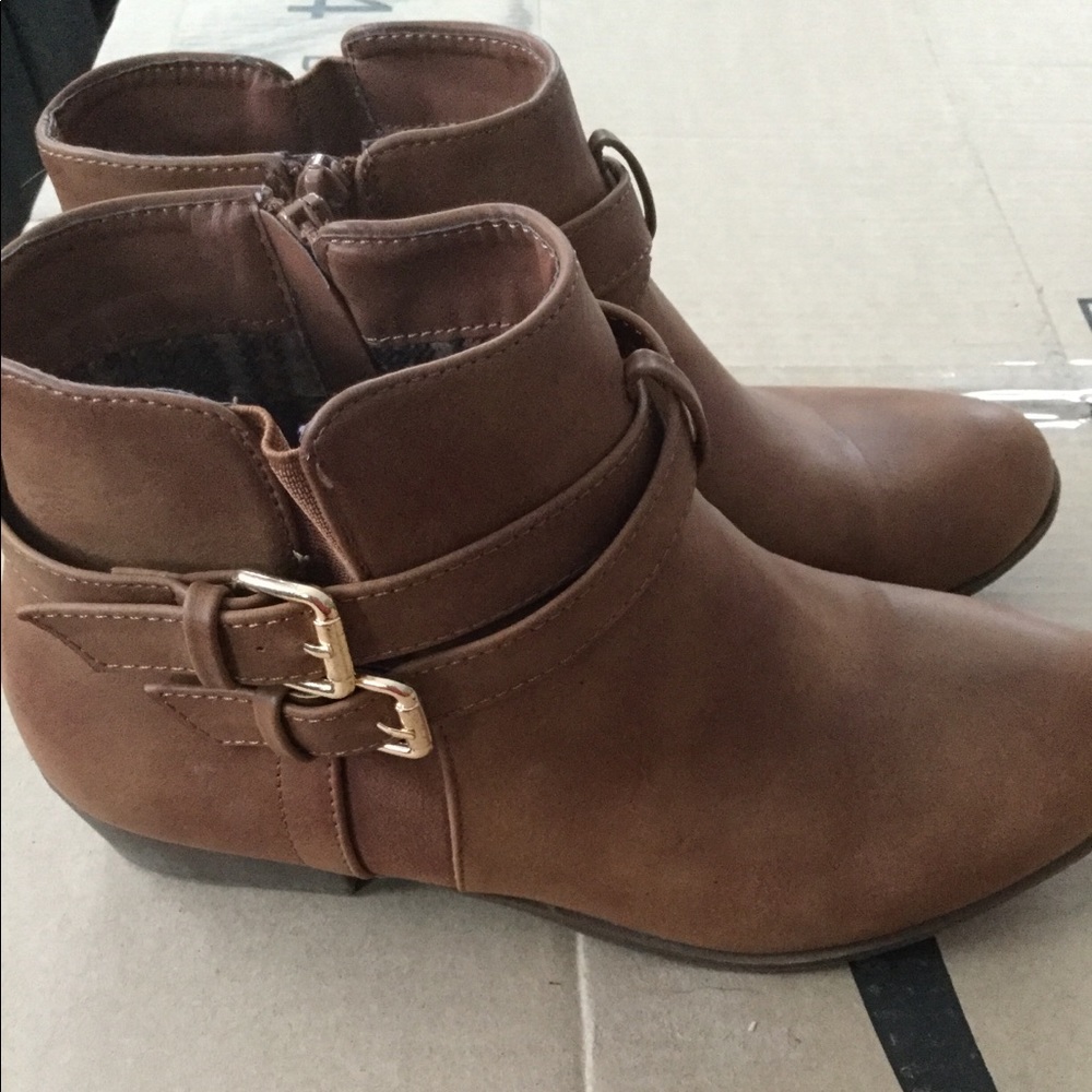 TOP Moda booties size 10